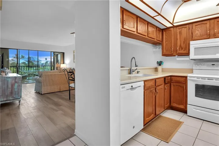 Kitchen/LR