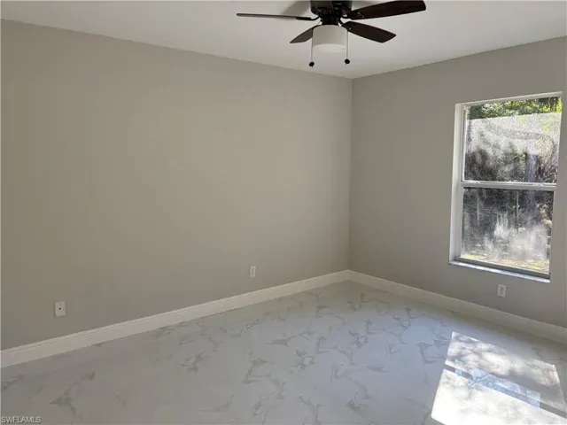 Empty room with ceiling fan