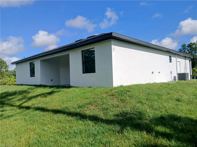 407 W 13th St, Lehigh Acres Fl 33972