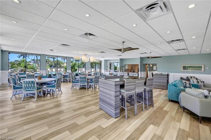 555  Park Shore  DR, Naples, FL 34103