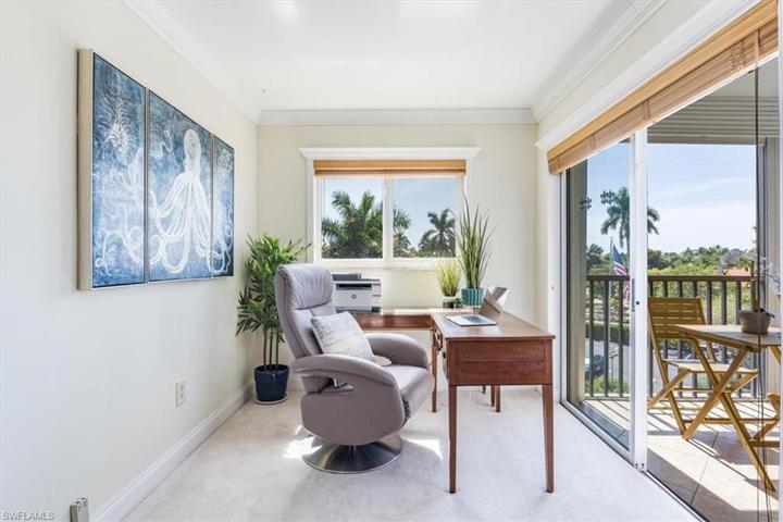 555  Park Shore  DR, Naples, FL 34103
