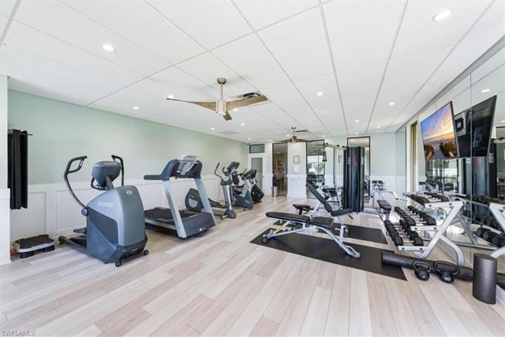 555  Park Shore  DR, Naples, FL 34103