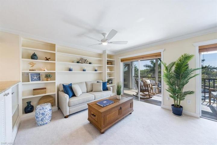 555  Park Shore  DR, Naples, FL 34103
