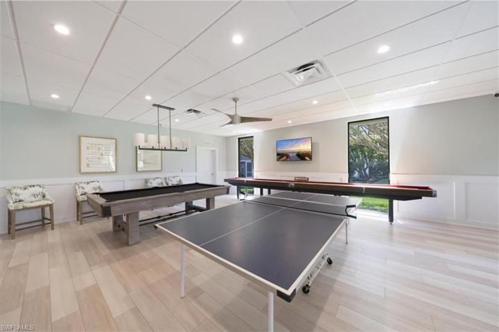 555  Park Shore  DR, Naples, FL 34103