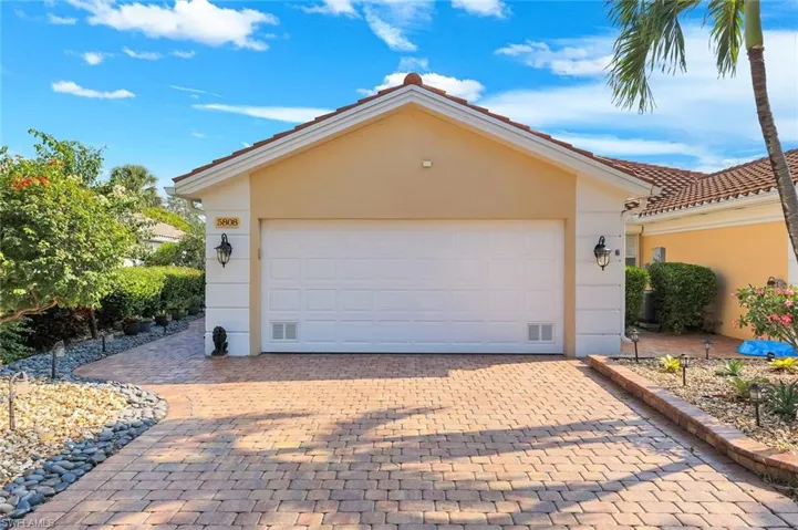 5808 Drummond Way, Naples, Florida 34119