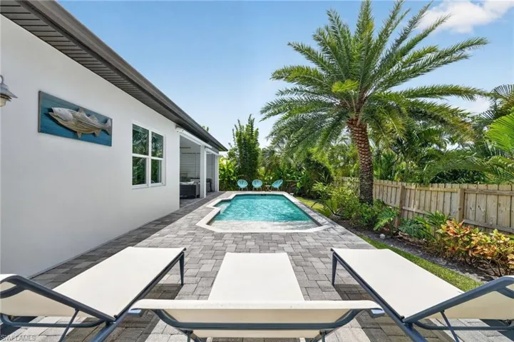118 Bermuda Rd, Marco Island, Florida 34145