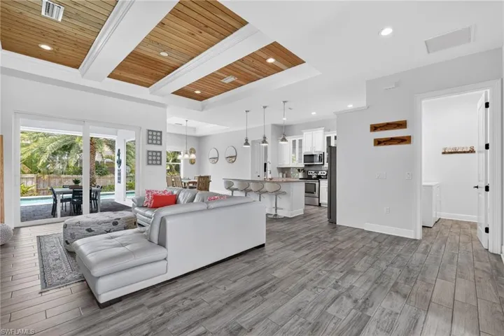 118 Bermuda Rd, Marco Island, Florida 34145