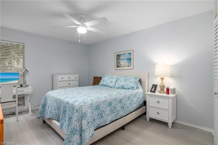 Guest bedroom.