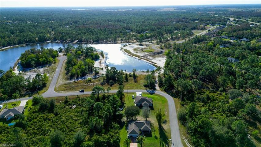 412 Juneau DR, LEHIGH ACRES FL 33974