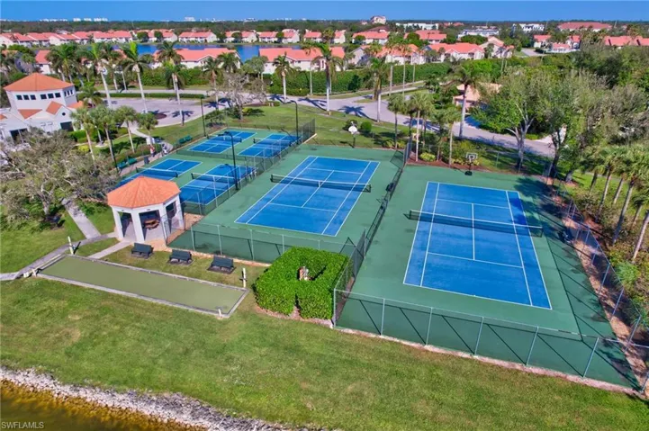 7415  Mill Pond  CIR, Naples, FL 34109
