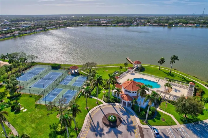7415  Mill Pond  CIR, Naples, FL 34109