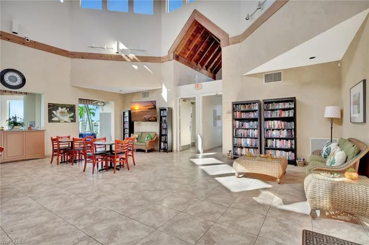 7415  Mill Pond  CIR, Naples, FL 34109