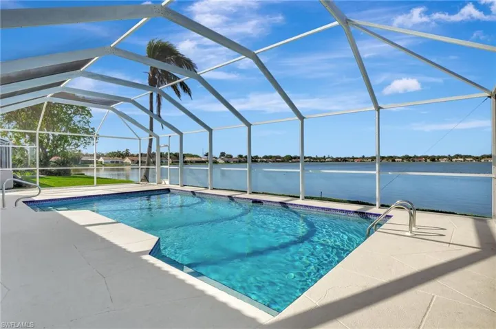 7415  Mill Pond  CIR, Naples, FL 34109