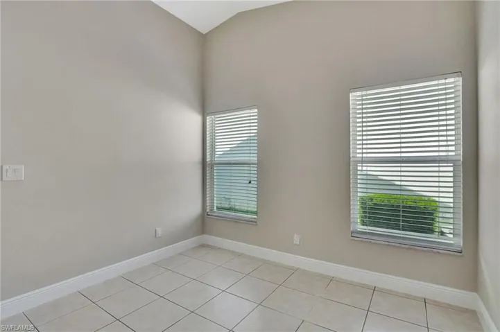 7415  Mill Pond  CIR, Naples, FL 34109