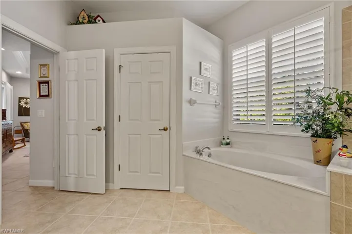8872 King Henry Ct, Fort Myers, Florida 33908