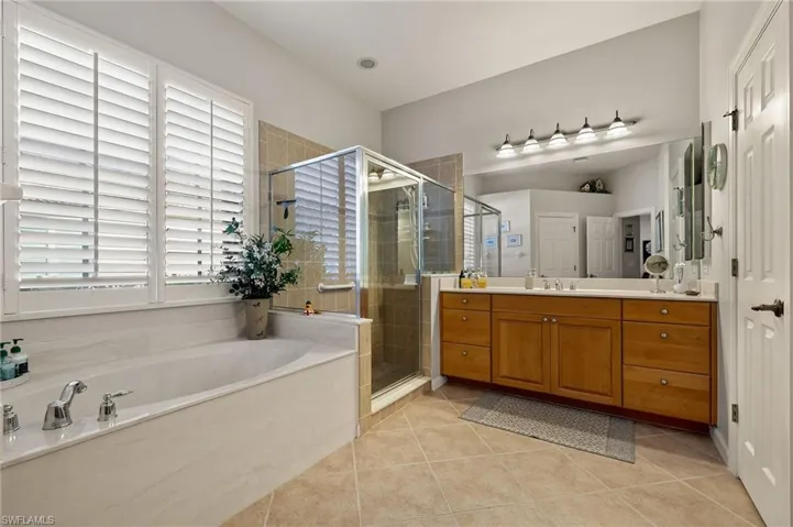 8872 King Henry Ct, Fort Myers, Florida 33908