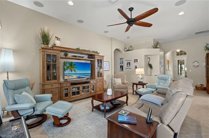 8872 King Henry Ct, Fort Myers, Florida 33908