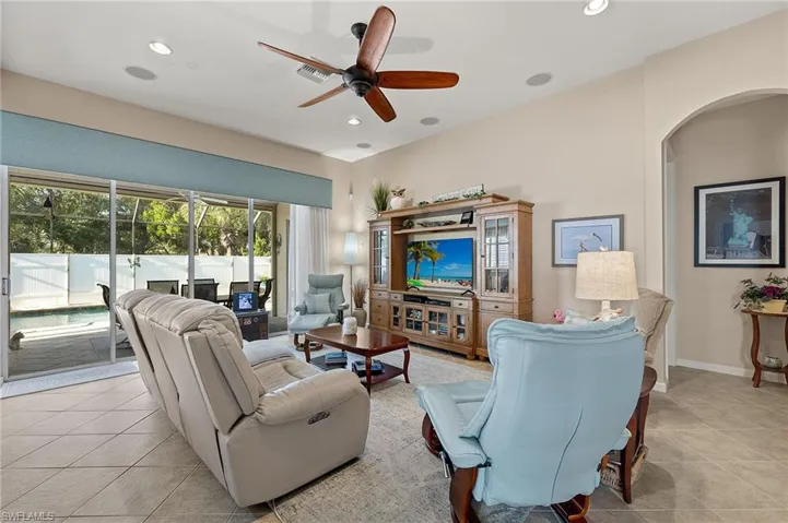 8872 King Henry Ct, Fort Myers, Florida 33908