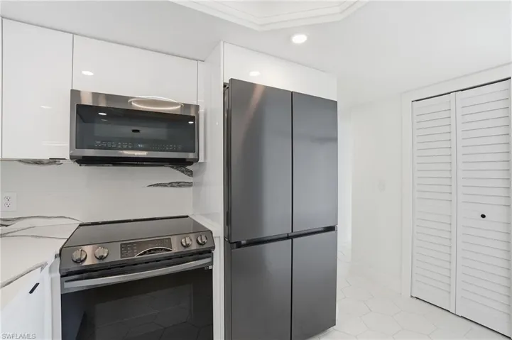 2885 Palm Beach Blvd 402, Fort Myers, Florida 33916