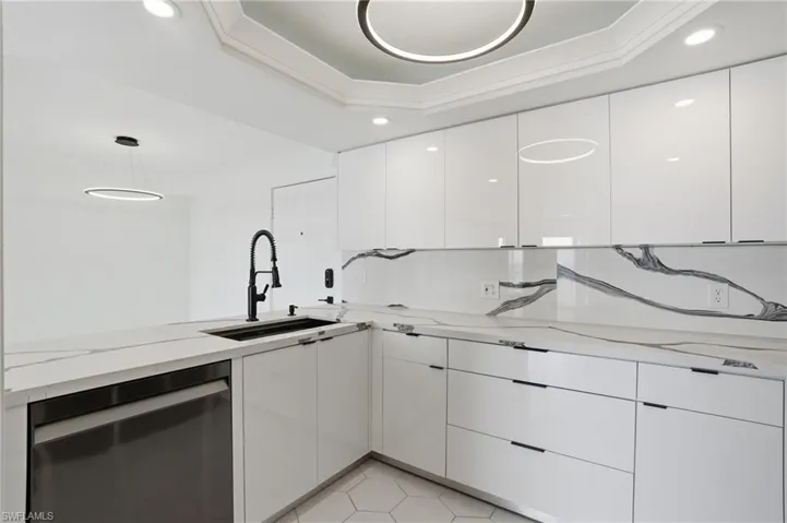 2885 Palm Beach Blvd 402, Fort Myers, Florida 33916
