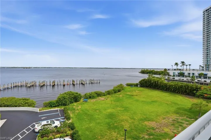 2885 Palm Beach Blvd 402, Fort Myers, Florida 33916