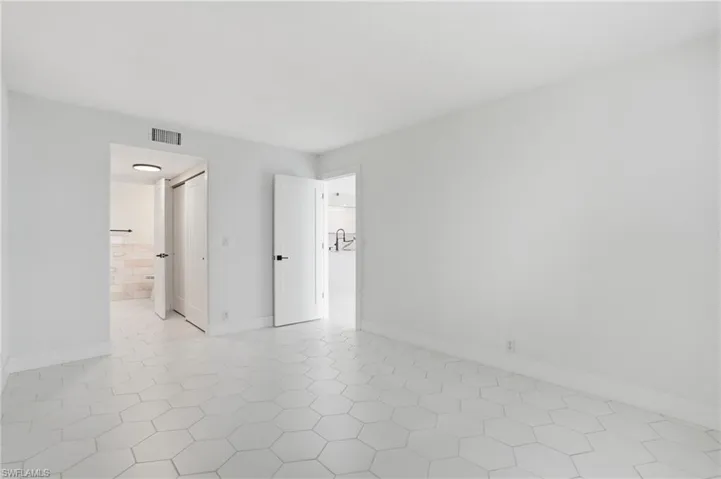 2885 Palm Beach Blvd 402, Fort Myers, Florida 33916