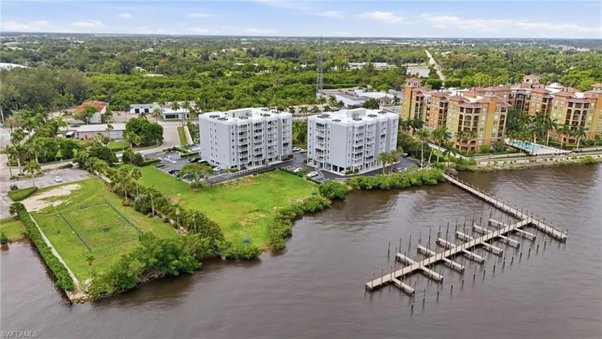 2885 Palm Beach Blvd 402, Fort Myers, Florida 33916