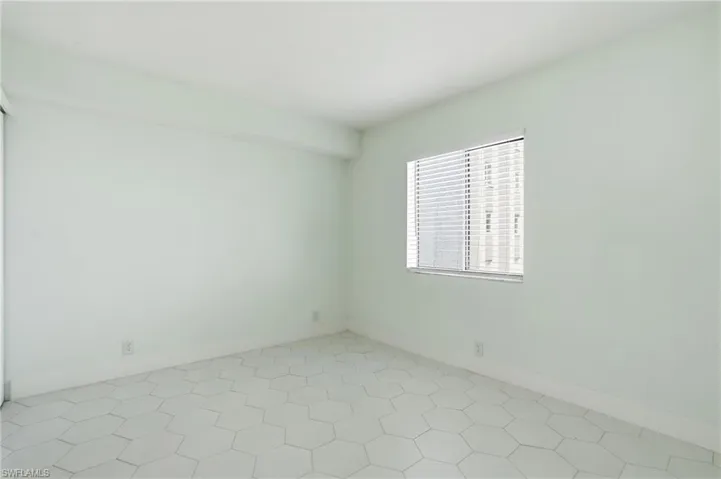 2885 Palm Beach Blvd 402, Fort Myers, Florida 33916