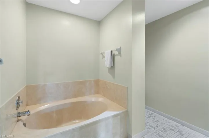 764  Eagle Creek  DR, Naples, FL 34113