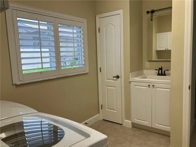 9756  Alhambra  LN, Bonita Springs, FL 34135