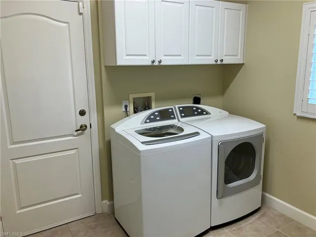 9756  Alhambra  LN, Bonita Springs, FL 34135