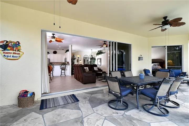 Large under truss lanai area- Great for outdoor lovers!