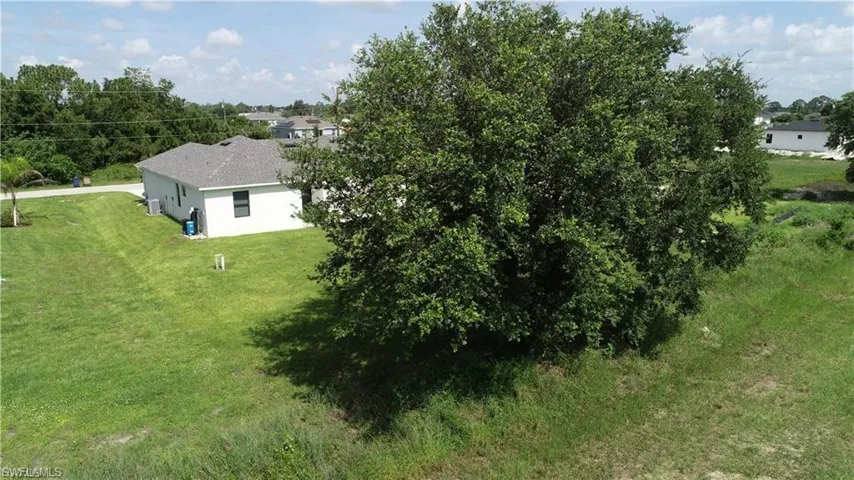 343 Rawlings Ave, Lehigh Acres, Florida 33974