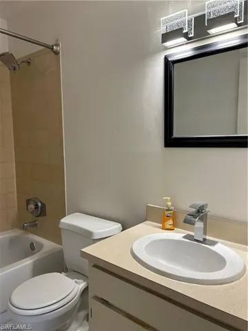 1005 Sw 48th Ter 7, Cape Coral, Florida 33914