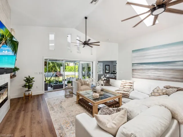 1165  Moon Lake  DR, Naples, FL 34104