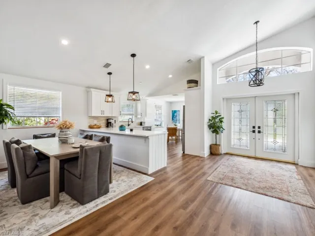 1165  Moon Lake  DR, Naples, FL 34104