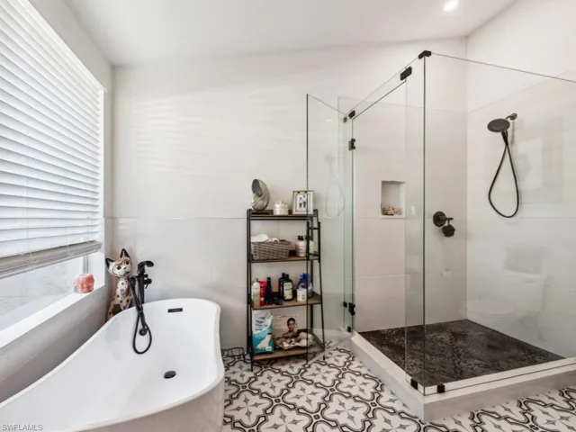 1165  Moon Lake  DR, Naples, FL 34104