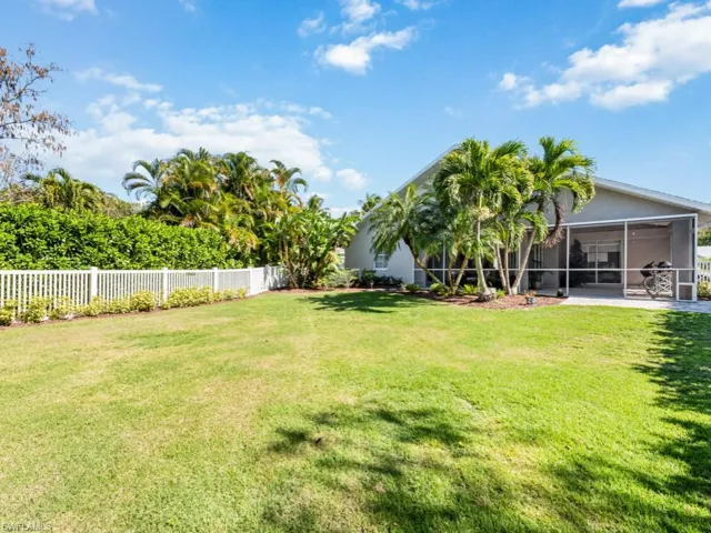 1165  Moon Lake  DR, Naples, FL 34104