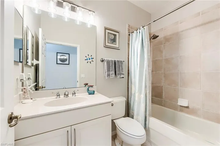 Guest bath shared by both guest bedrooms