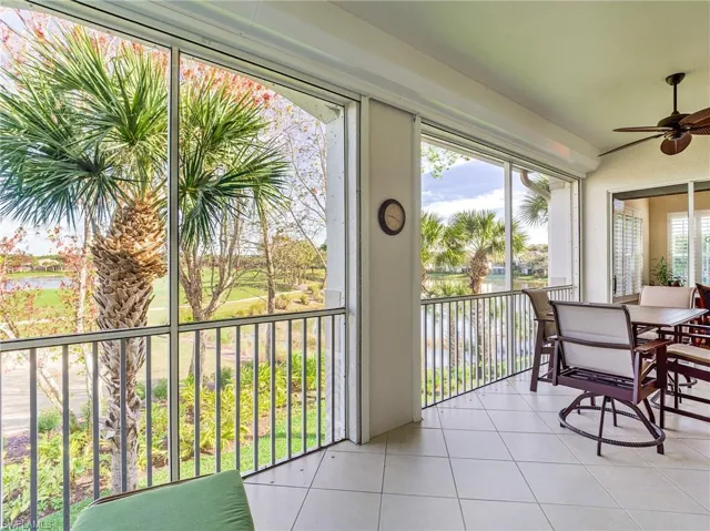 Sunroom with ceiling fan