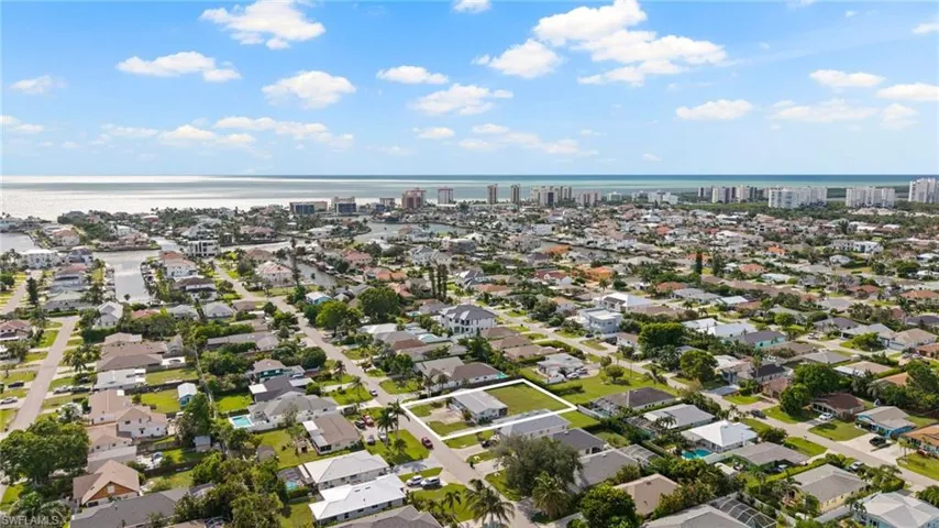 545 102nd Ave N, Naples, Florida 34108