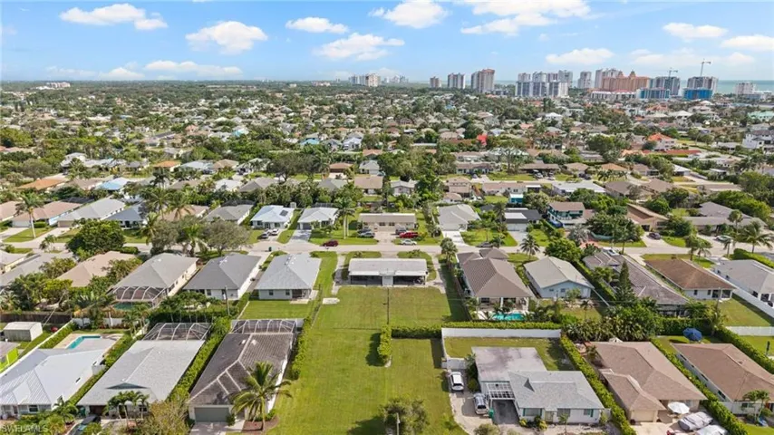 545 102nd Ave N, Naples, Florida 34108
