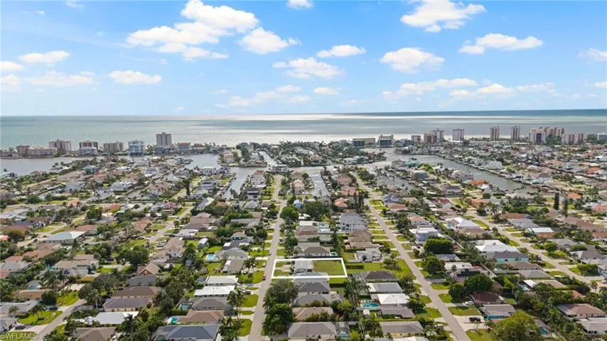 545 102nd Ave N, Naples, Florida 34108