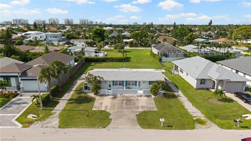 545 102nd Ave N, Naples, Florida 34108