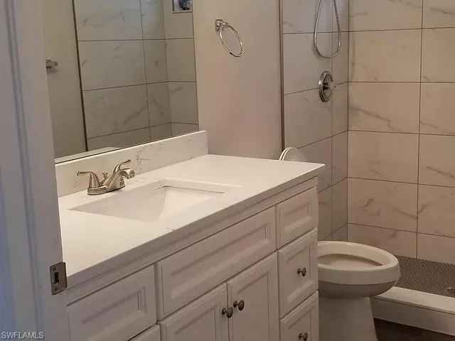 8208  Matanzas  RD, Fort Myers, FL 33967