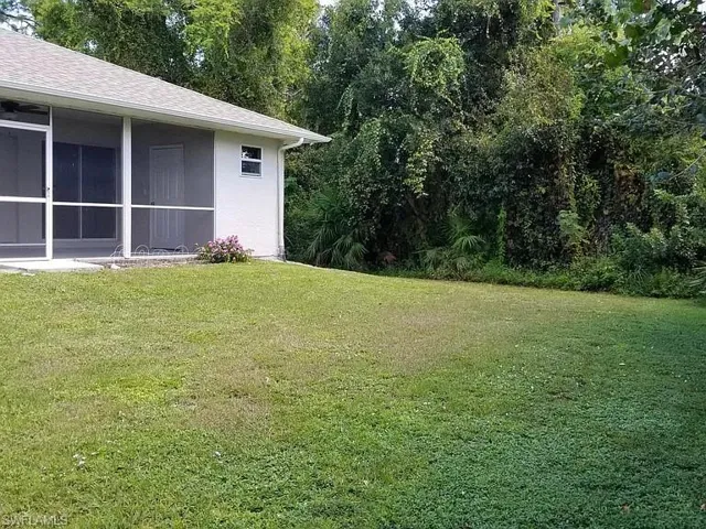 8208  Matanzas  RD, Fort Myers, FL 33967