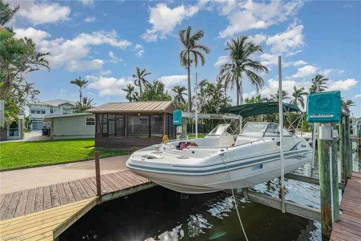 Boater's Heaven! Quick access to backwater & Gulf!