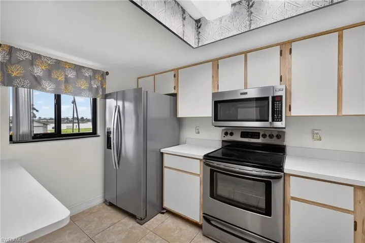 423 Cape Coral Pkwy W 202, Cape Coral, Florida 33914