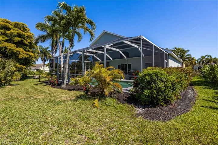 2513 Blackburn Cir, Cape Coral, Florida 33991