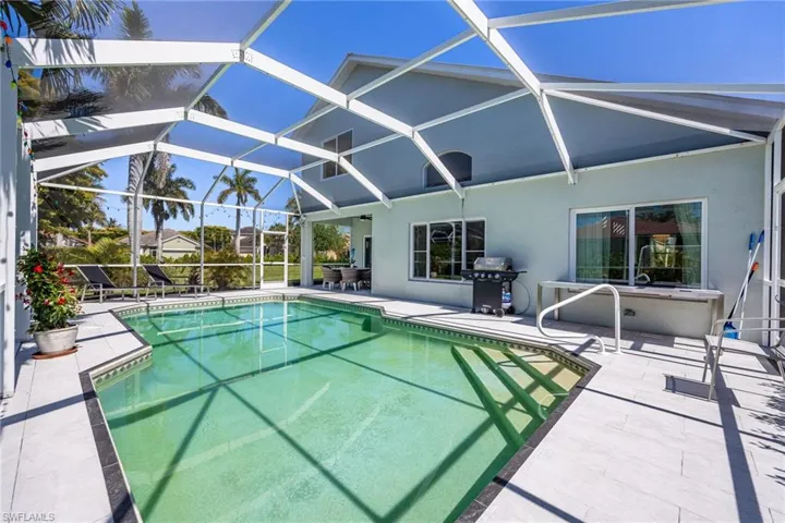 2513 Blackburn Cir, Cape Coral, Florida 33991